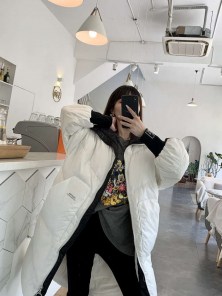 Длинный женский спортивный пуховик с полосками фото